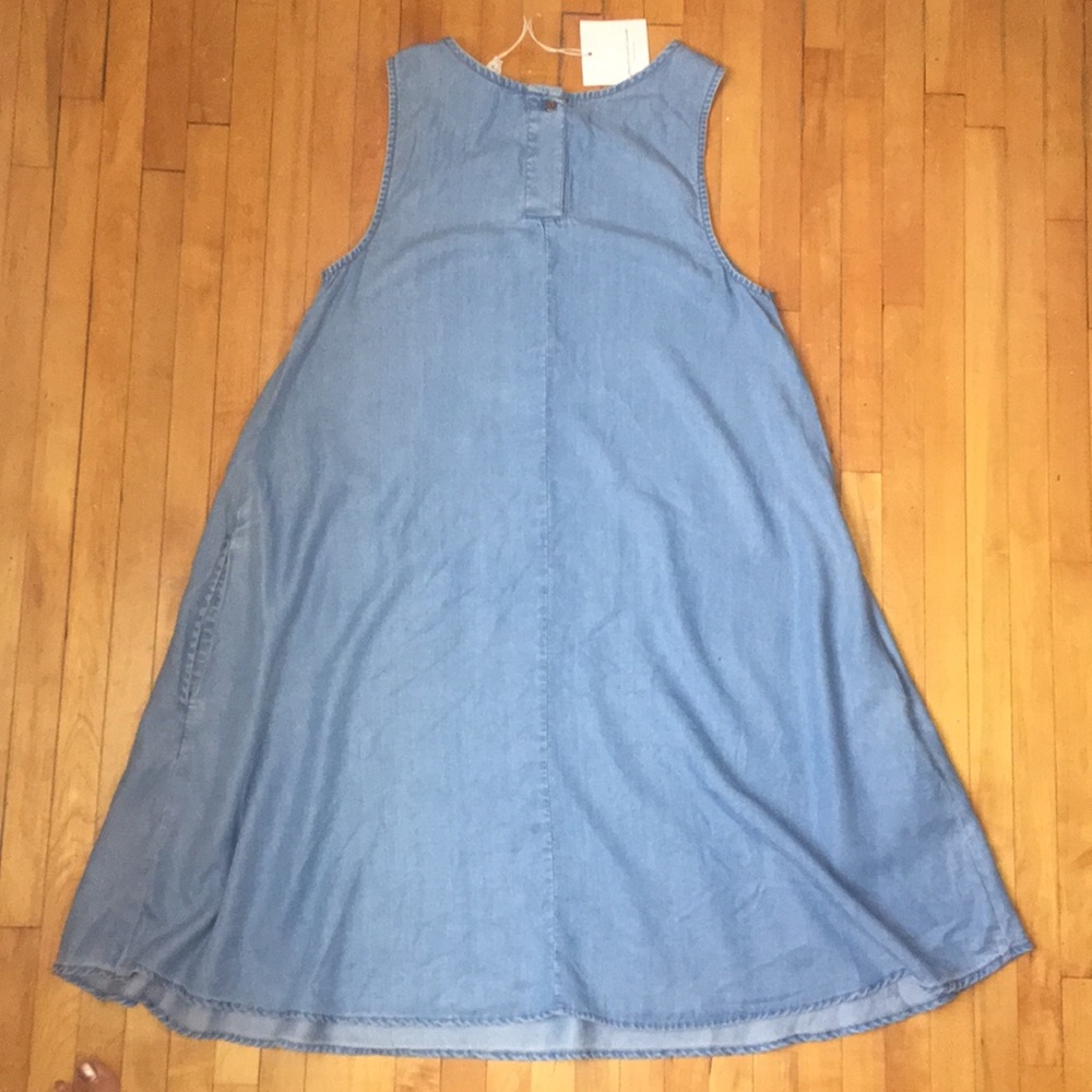 NWT A-Line Sleeveless Chambray Dress w/ Pockets!